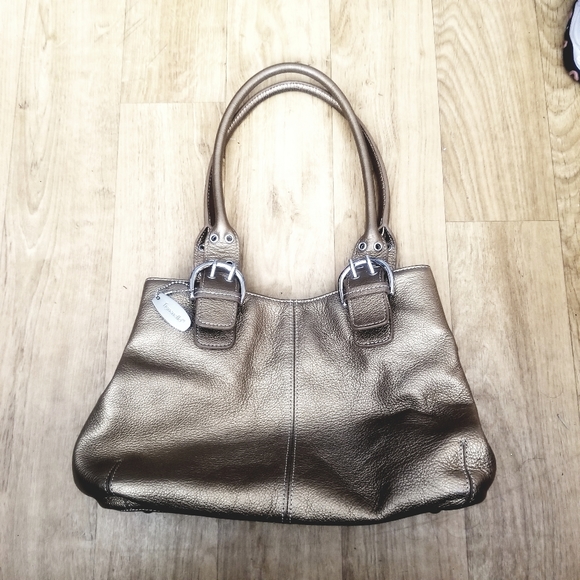 Tignanello Handbags - Tignanello gold leather purse